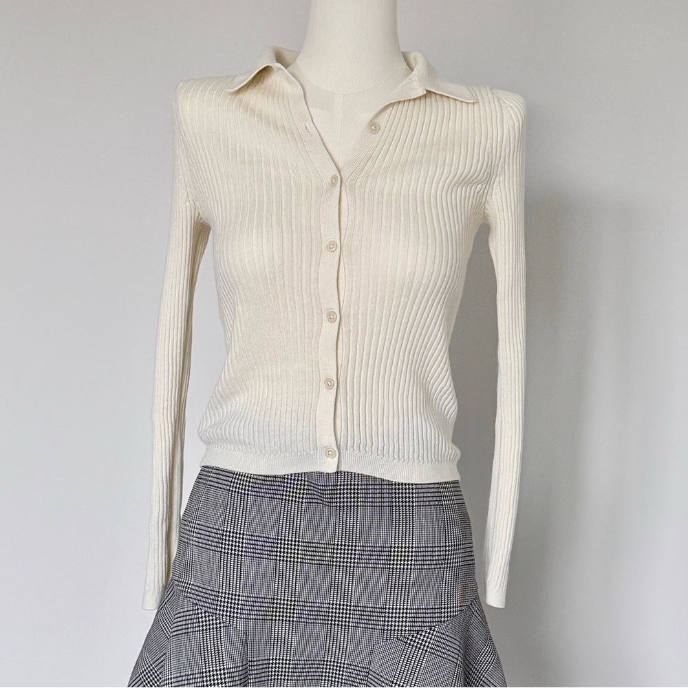 Uniqlo Ribbed Button-Down Cardigan - Picture 3 of 6